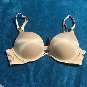 Victoria’s Secret Bombshell Add 2 Cups Smoot Push Up Bra